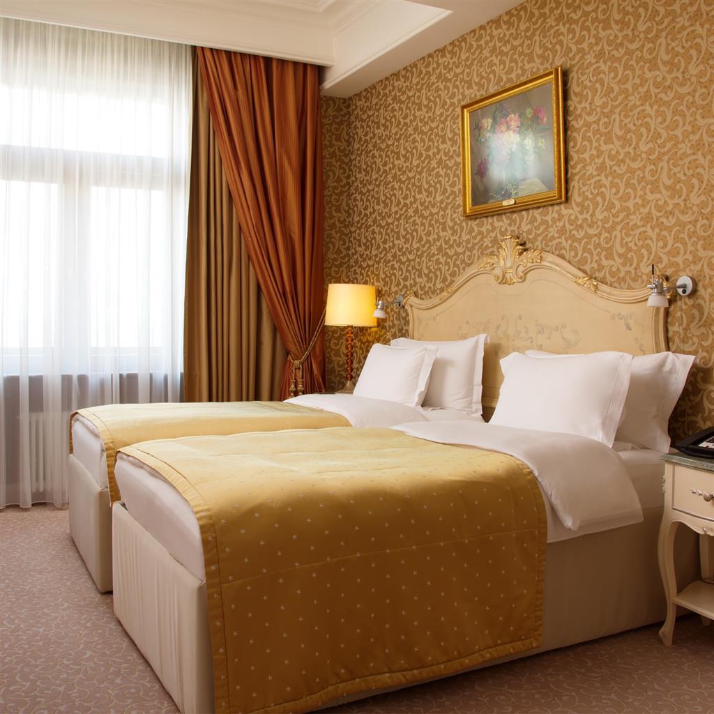 Twin Beds Executive Room
