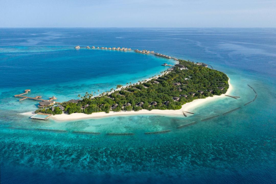 Enveloped by the splendor of Laccadive Sea, JW Marriott Maldives Resort & Spa offers the finest luxury and enriching experiences.