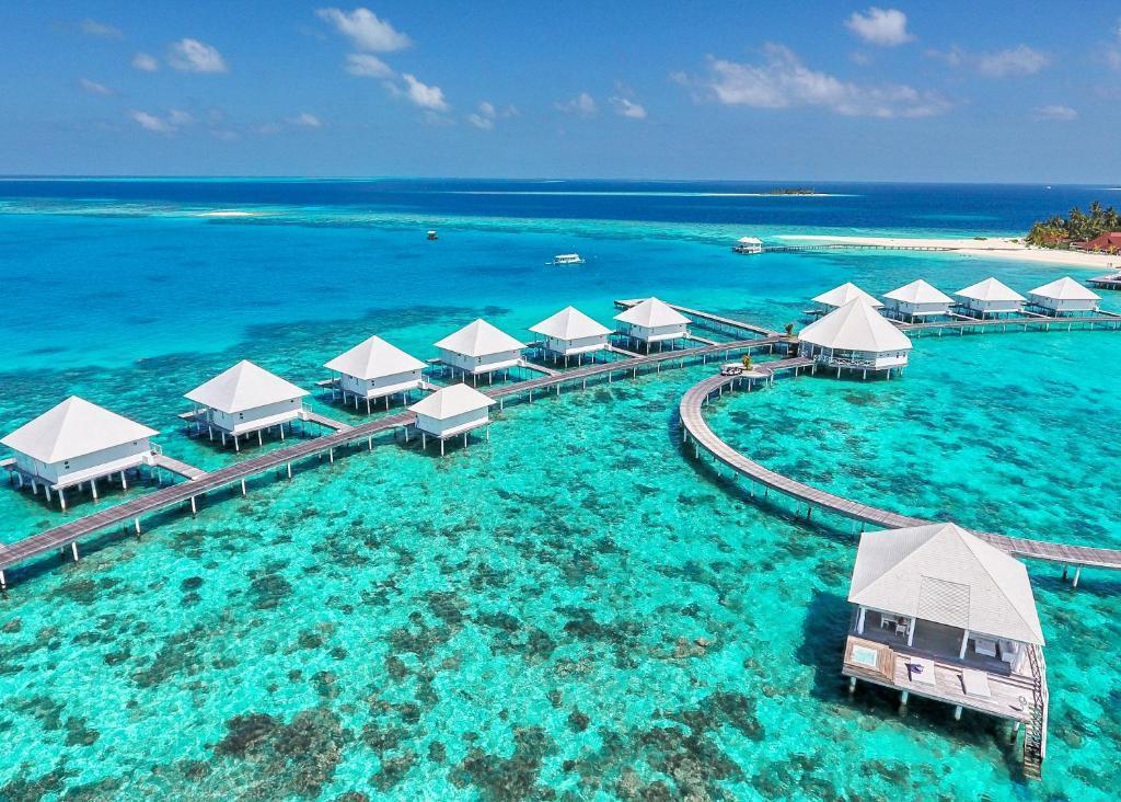 Diamonds Thudufushi Beach
