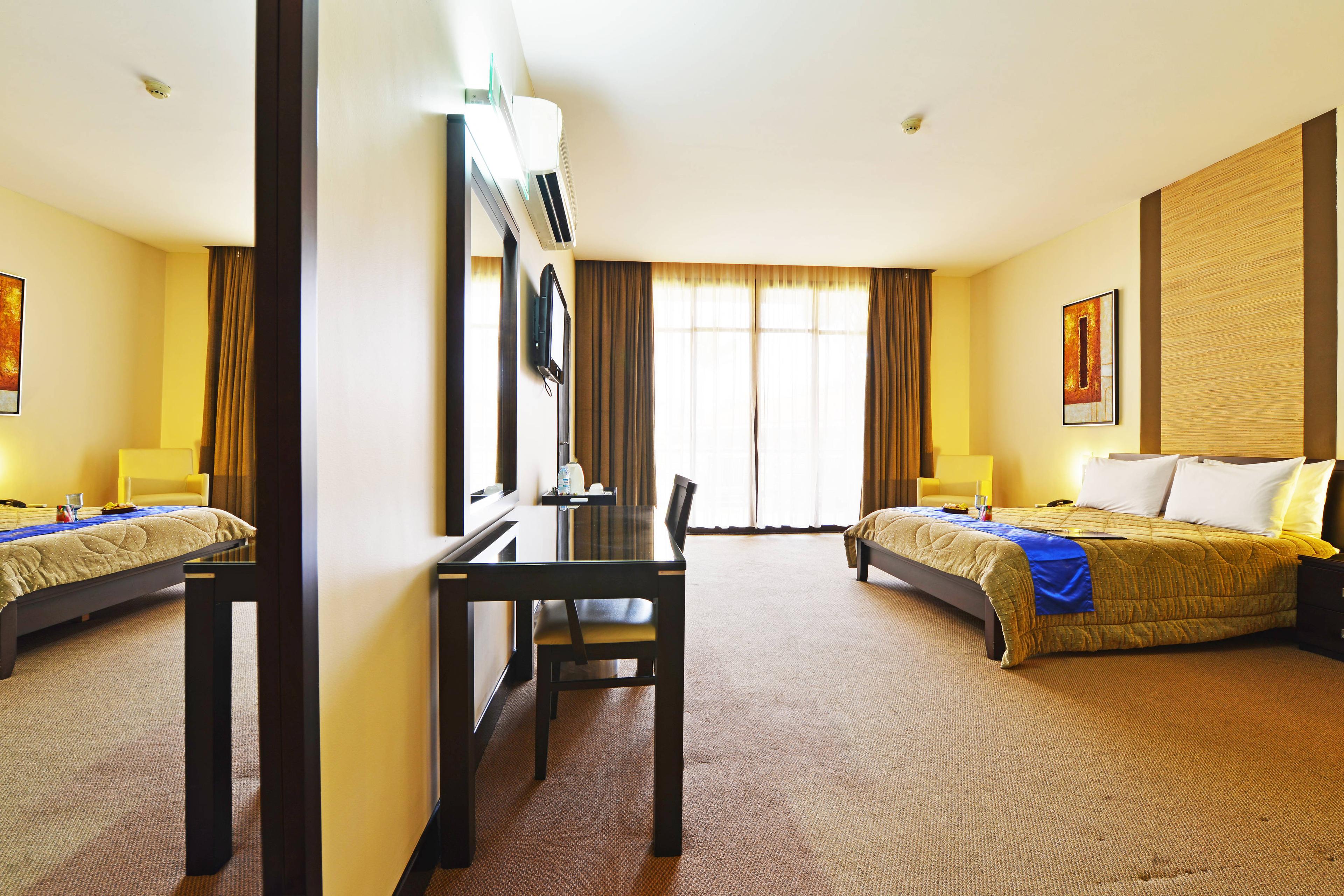 Our spacious, well-appointed rooms have en-suite bathrooms and all modern amenities. Some rooms do have balconies.