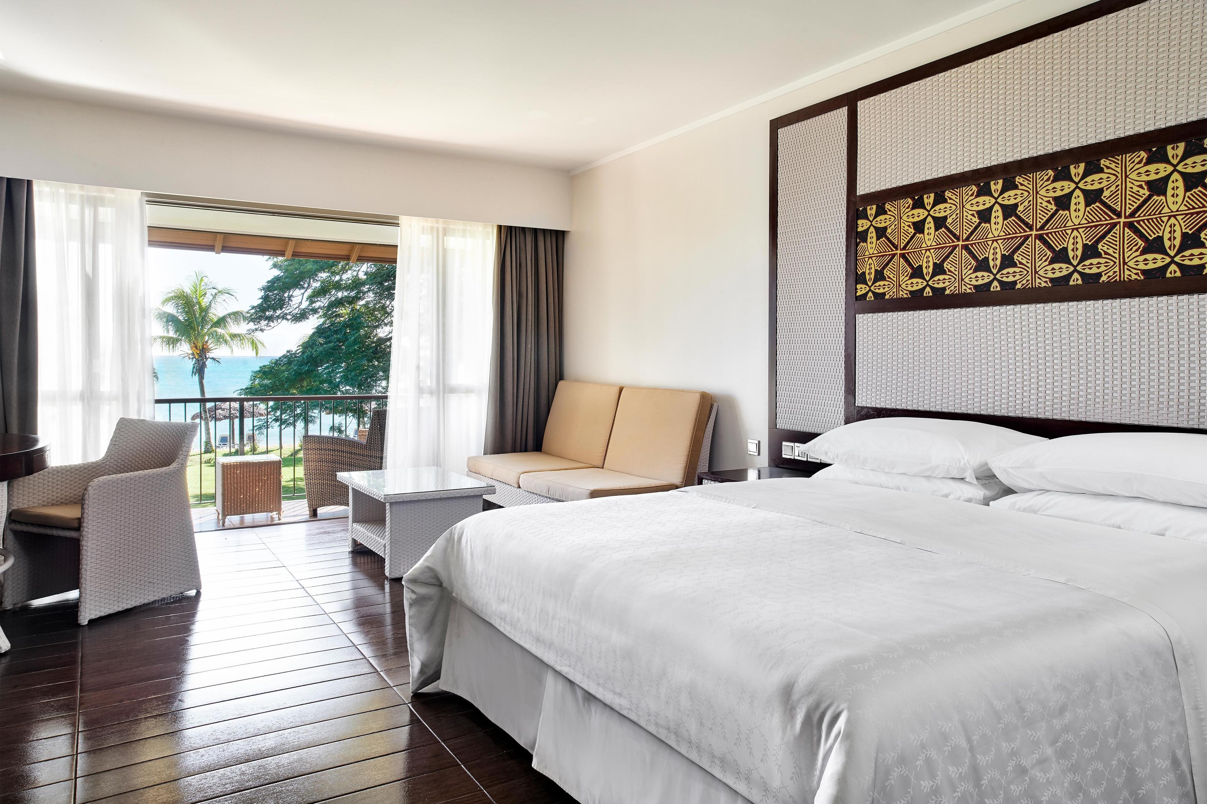Equipped with the comfortable Sheraton Signature Sleep ExperienceÂ®, our spacious Deluxe Ocean View King room provides elegant and comfortable accommodation for truly relaxing stay.