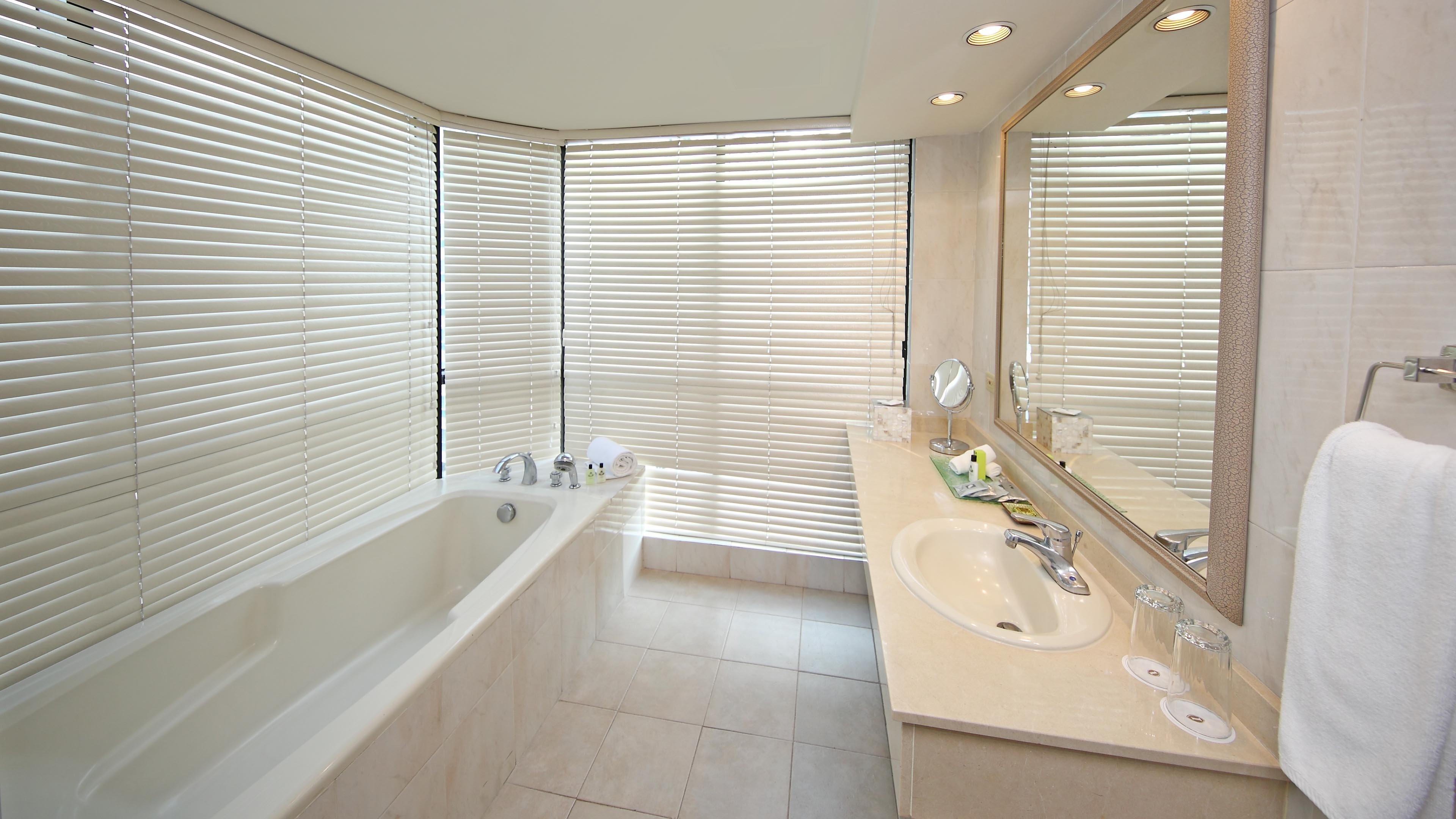 Bathroom of Two Bedroom Suite in Hotel Intercontinental Miramar