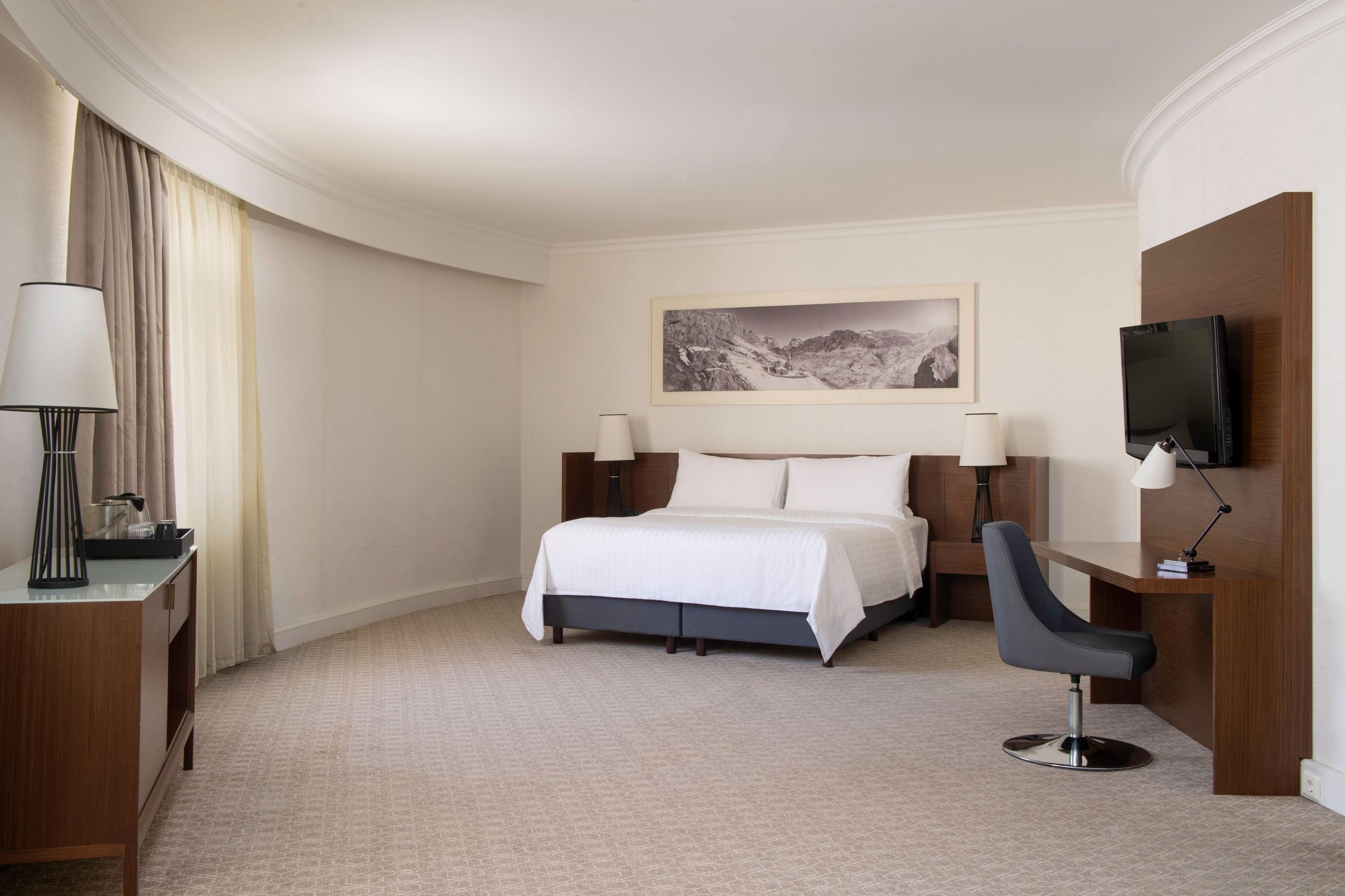 Relax in our comfortable Corner Executive Guest Room.