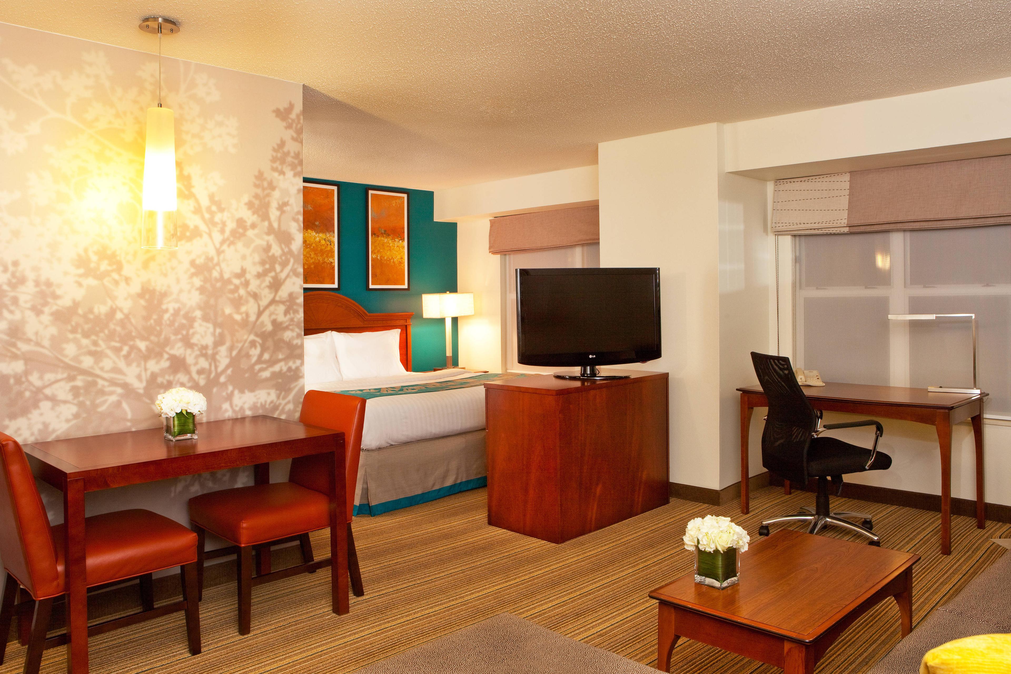 Our Studio Suites feature a spacious living area and dining area, perfect for extended stays in College Park, Maryland.