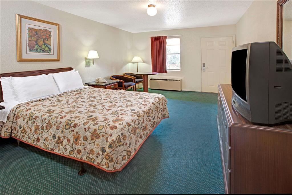 1 Double Bed Room