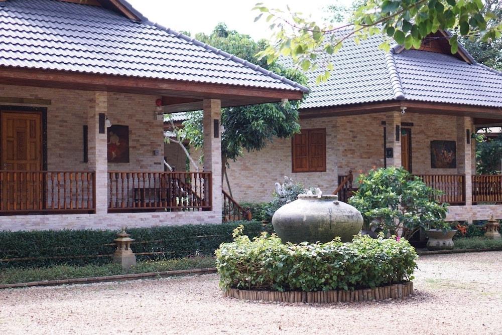 Baan Ta Auan Resort in Wiang Pa Pao, Thailand