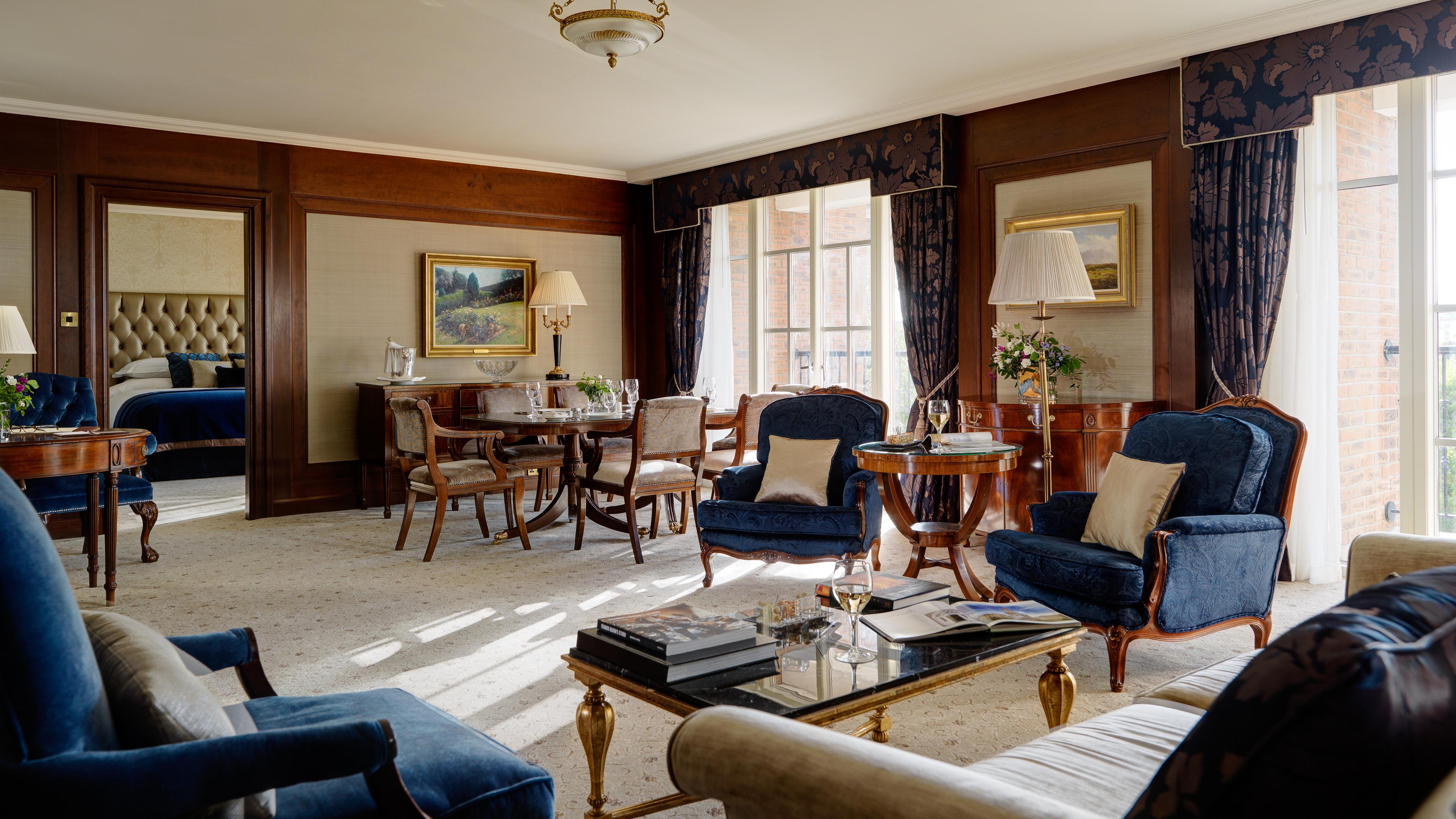 WB Yeats Suite - Residential Style Suite with Large Living Room
