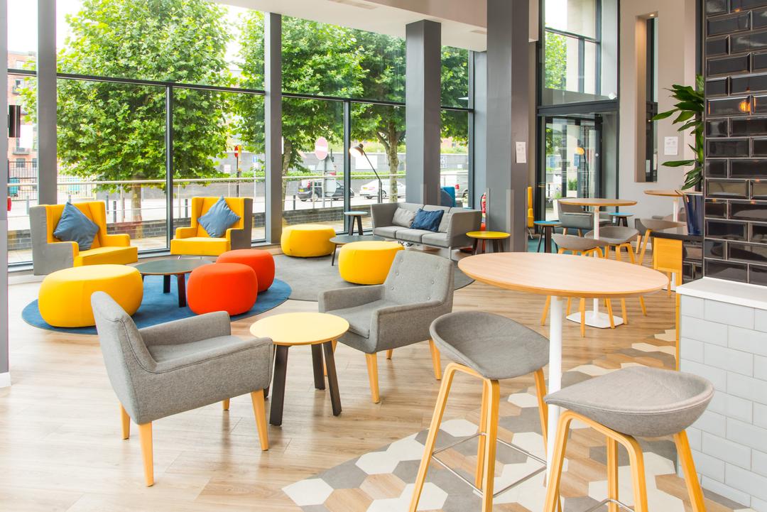 Your modern, bright and comfy Leeds hotel lobby