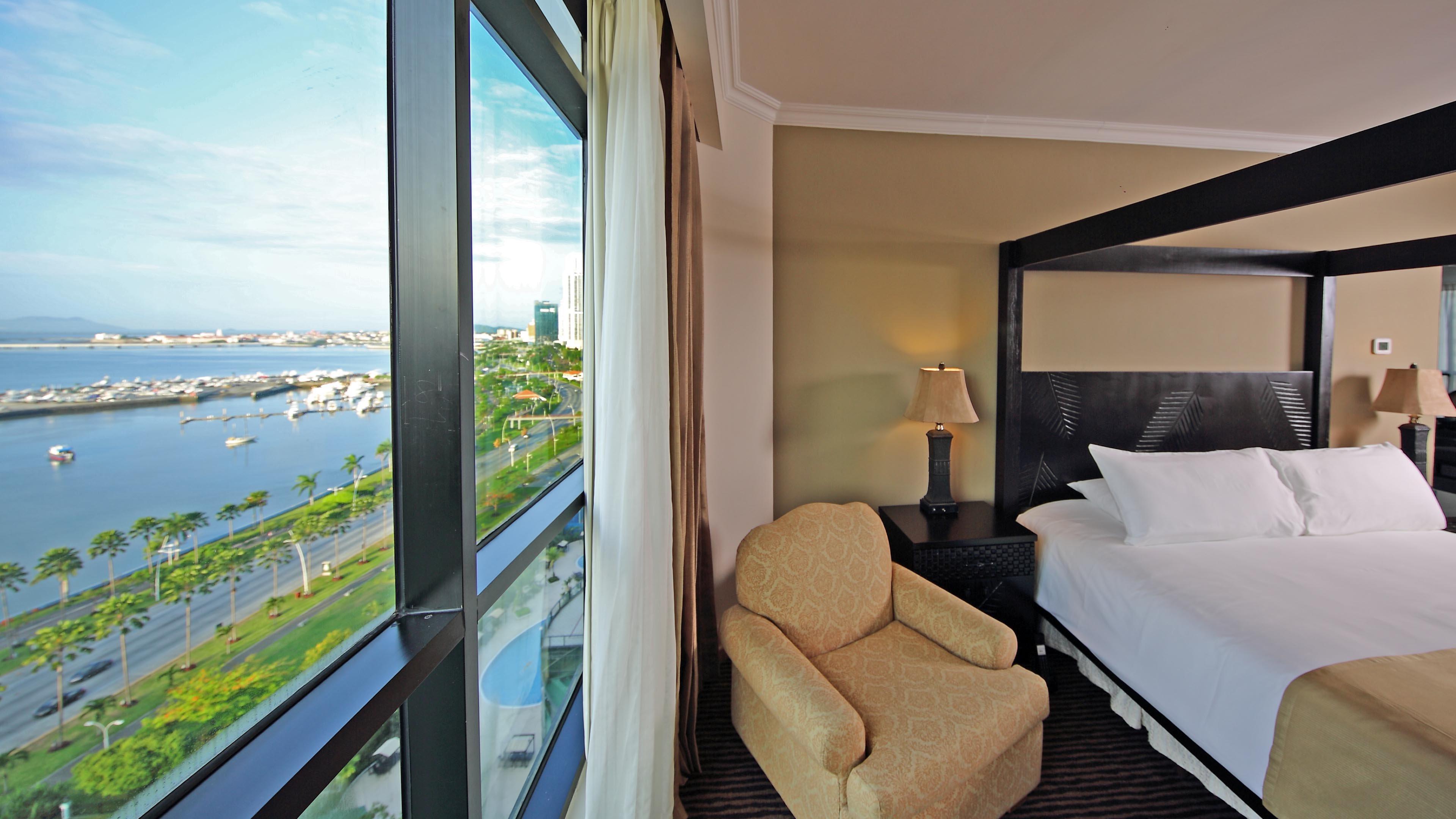 Suite in Panama City, Hotel Intercontinental Miramar Panama
