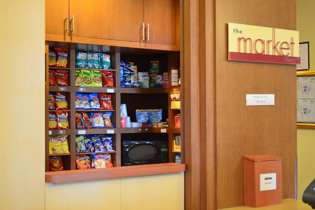 Have a snack or a cold beverage in our 24/7 Market, located just behind the front desk for your convenience.