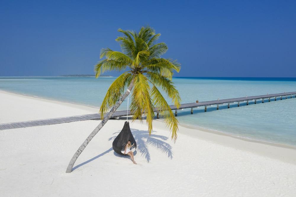Holiday Island Resort & Spa in Dhiffushi, Maldives