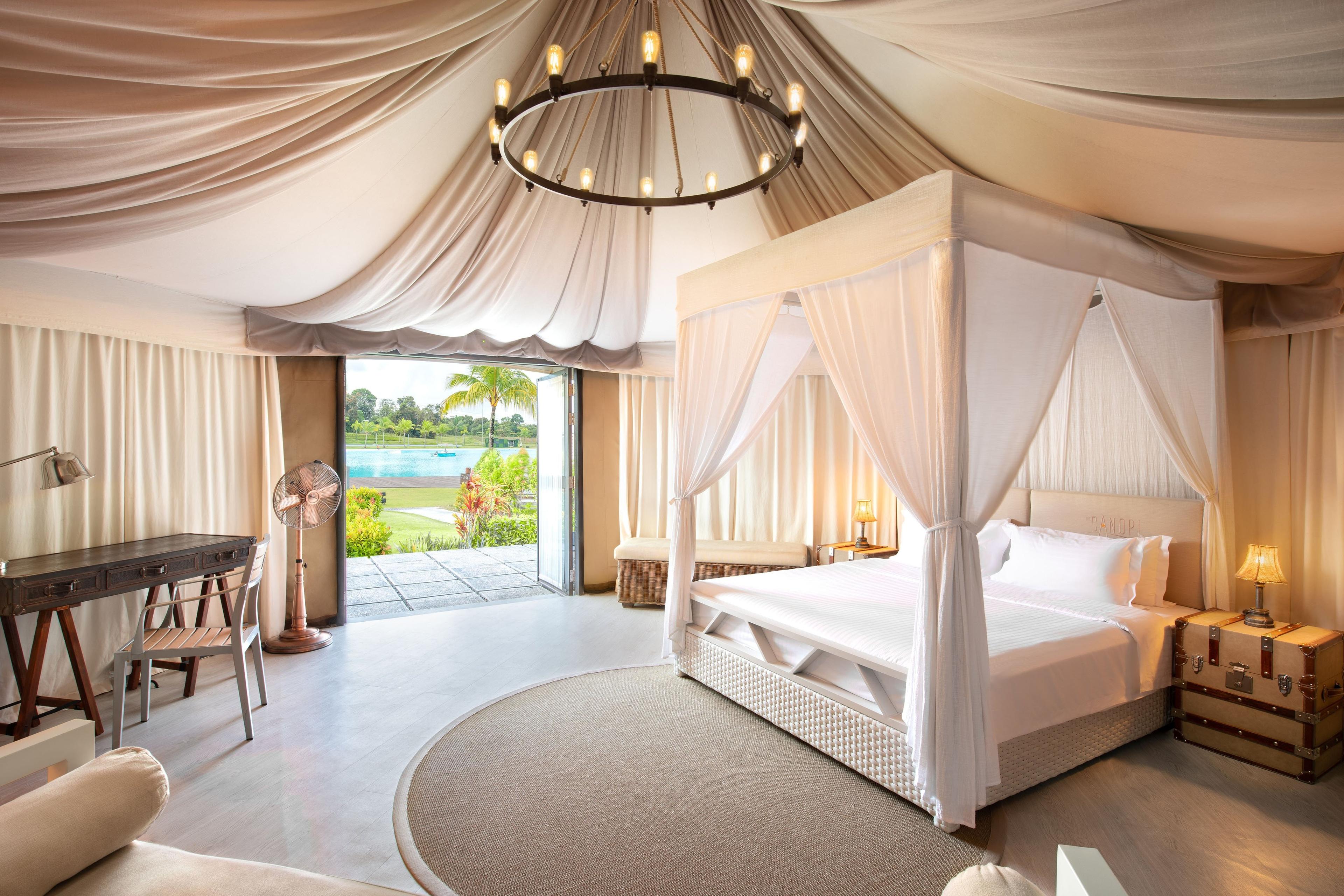 Situated near the water, our 40-square-meter Lagoon View Tents offer stunning panoramas of the crystal blue water.
