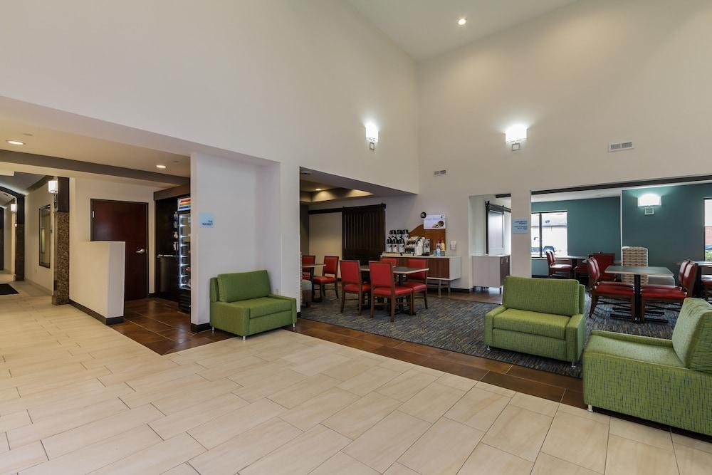 Holiday Inn Express Hotel & Suites South in South Bend, United States Of America