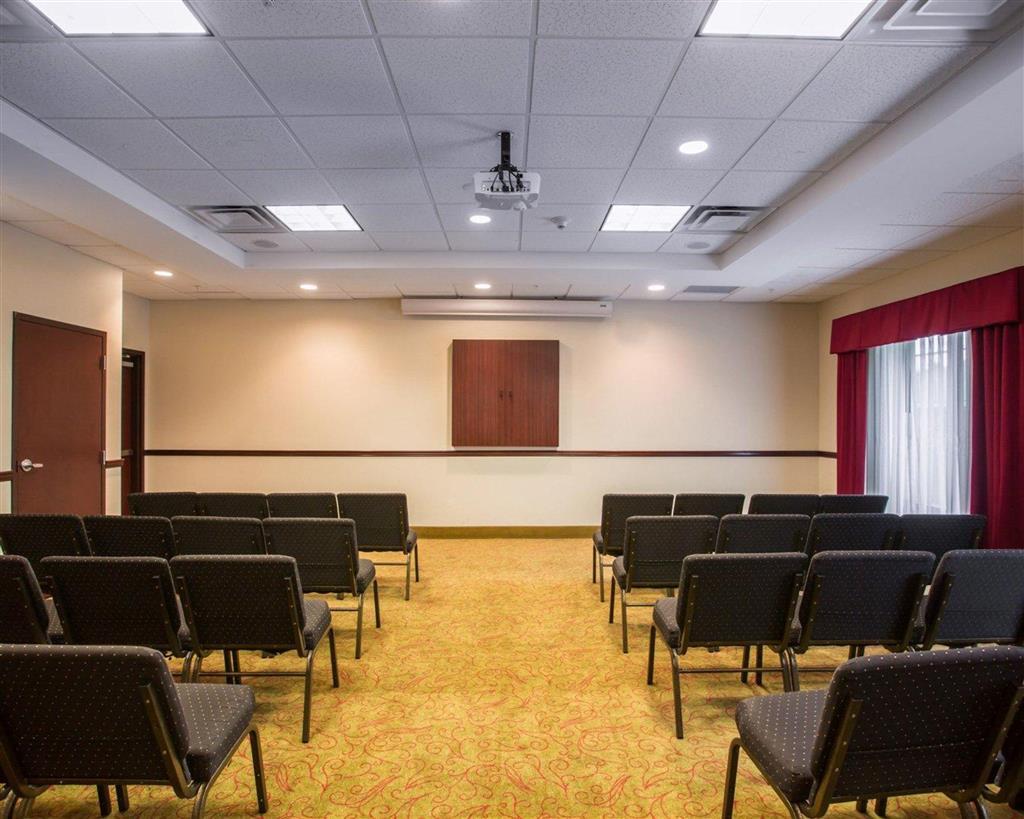 Meeting room with classroom-style setup