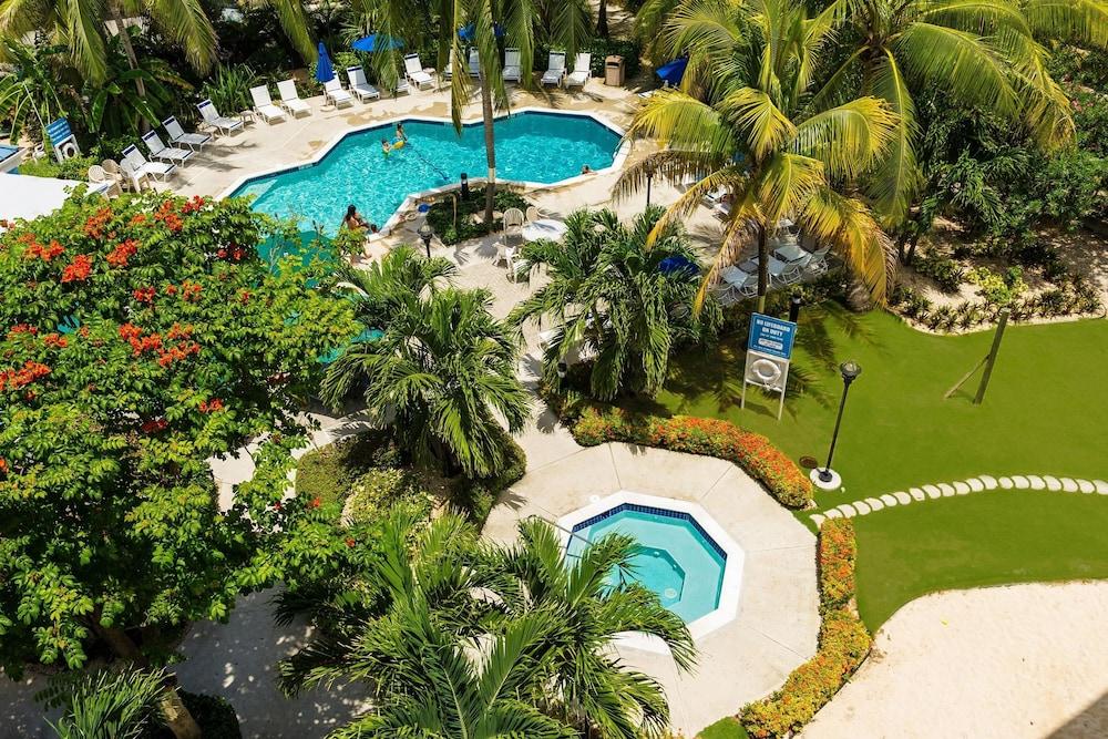 Hampton By Hilton Grand Cayman Seven Mil in Seven Mile Beach, Cayman Islands