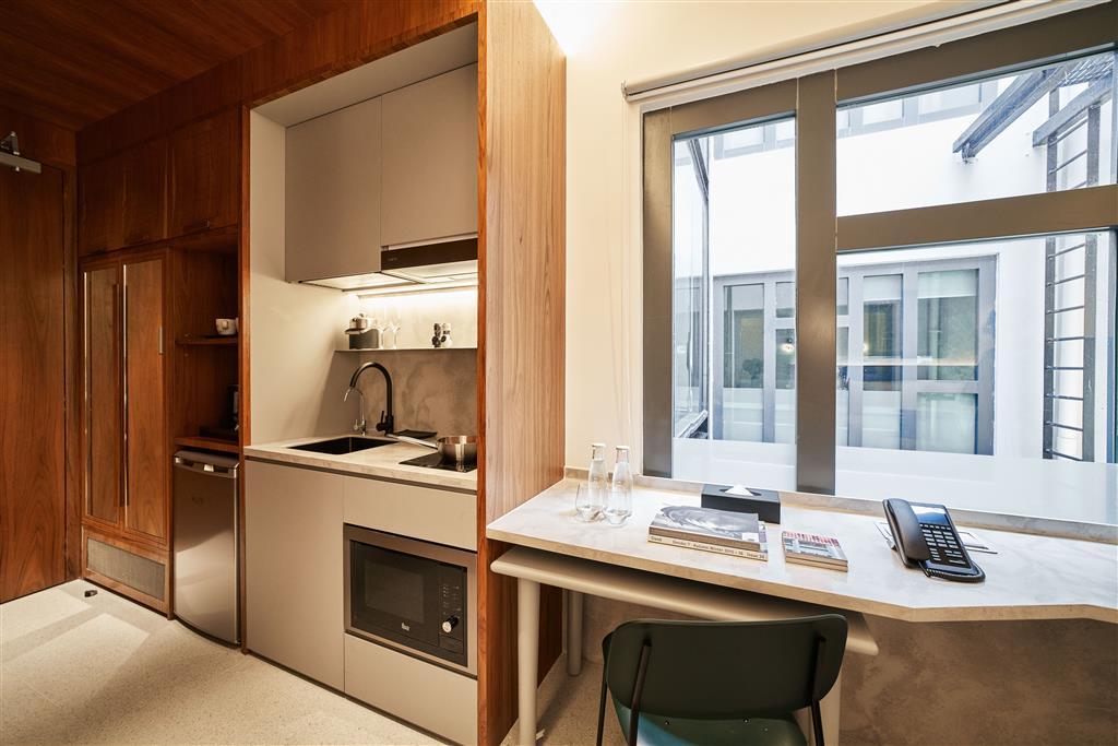 Studio Premier kitchenette and desk area