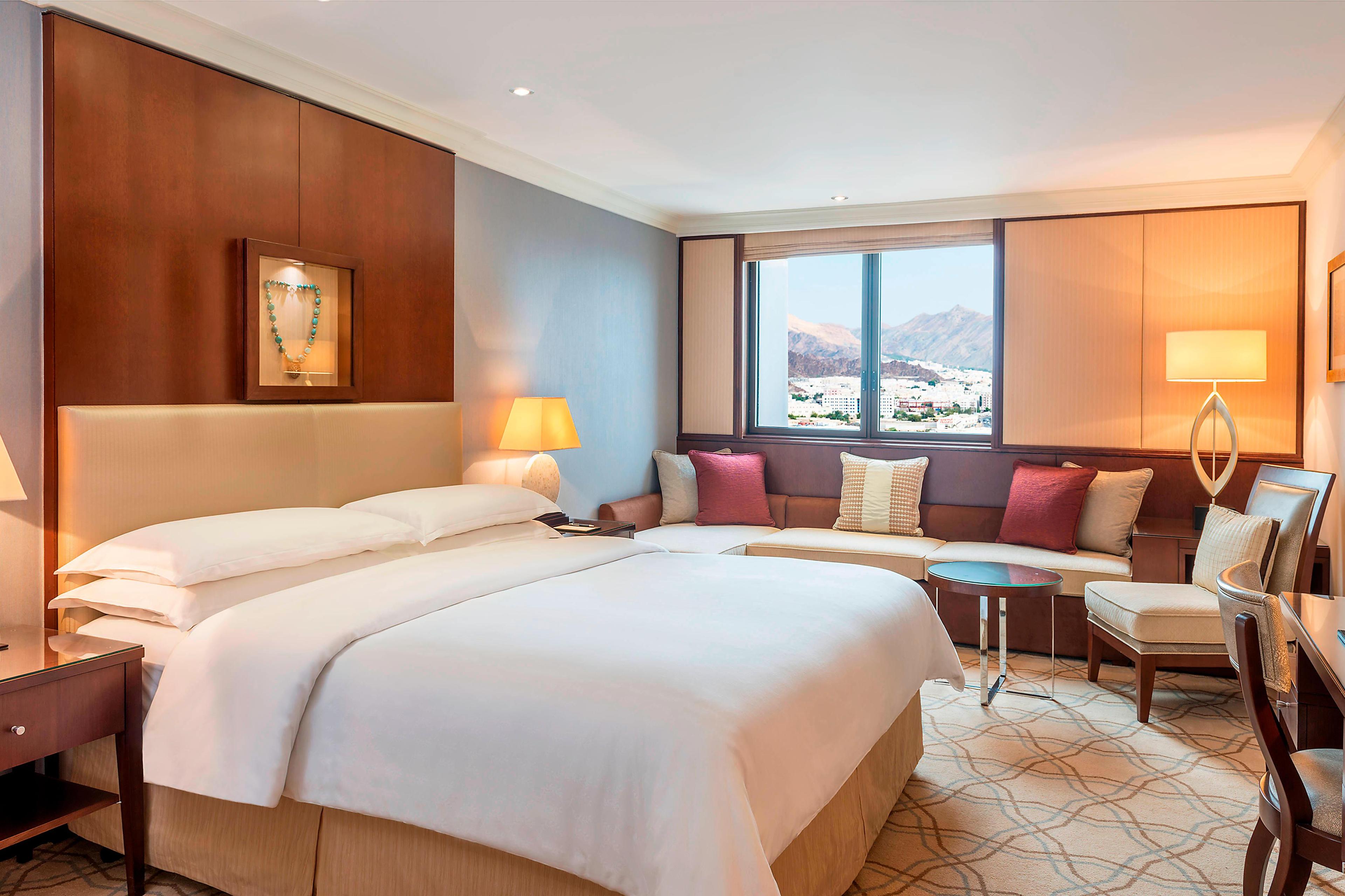 Whether you're traveling to Muscat for business or leisure, we are sure you will get the rest you need in our world-famous king Sheraton Signature Bed with a plush duvet and fluffy pillows.