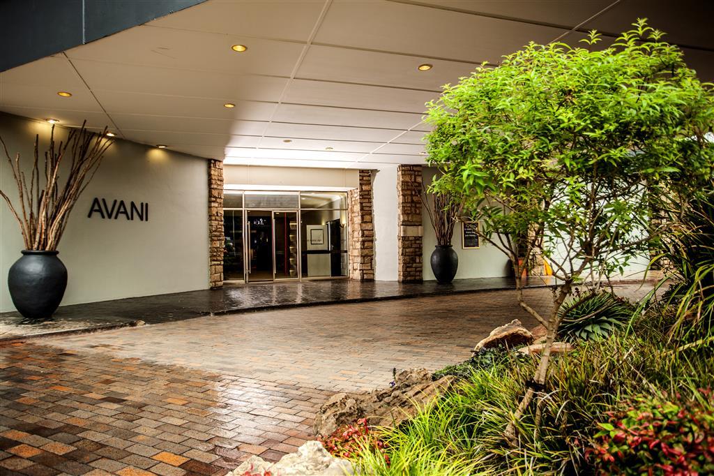 Exterior view of main entrance to hotel