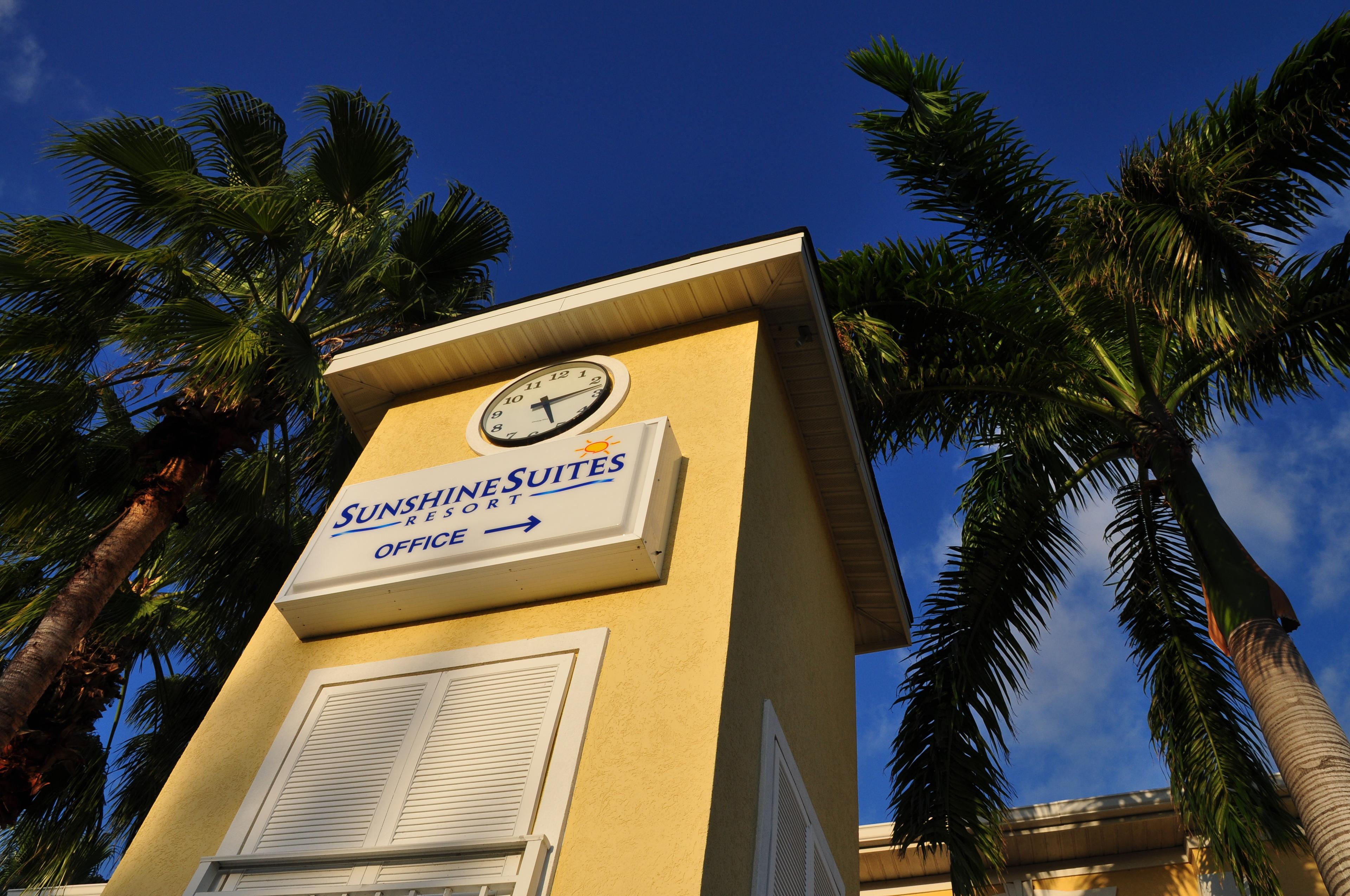 Sunshine Suites Resort in Grand Cayman Is, Cayman Islands