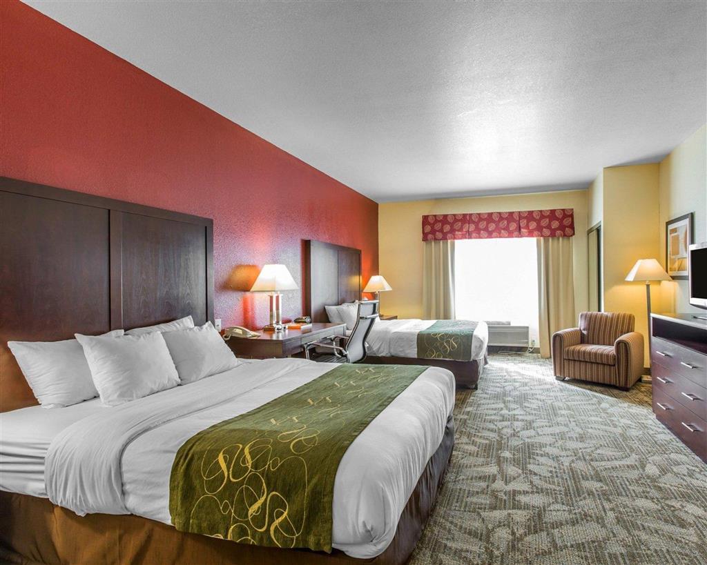 Suite with queen beds