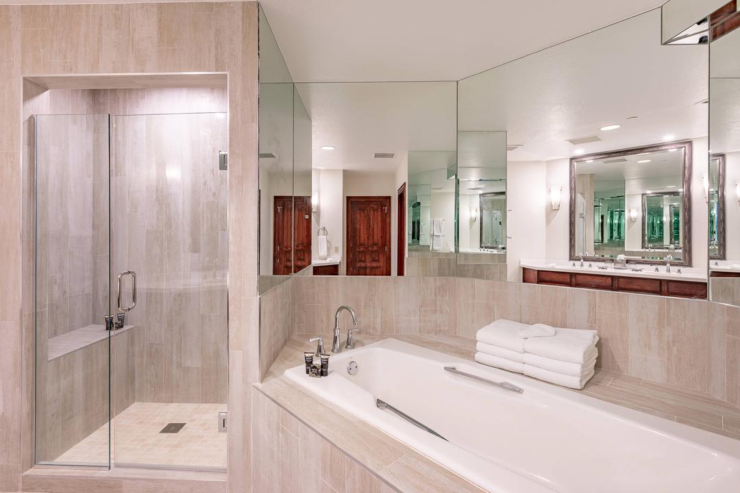 In your spacious Kessler Suite, expect custom scented amenities, a modern walk-in shower and a large tub for pure rejuvenation after a day on the slopes.