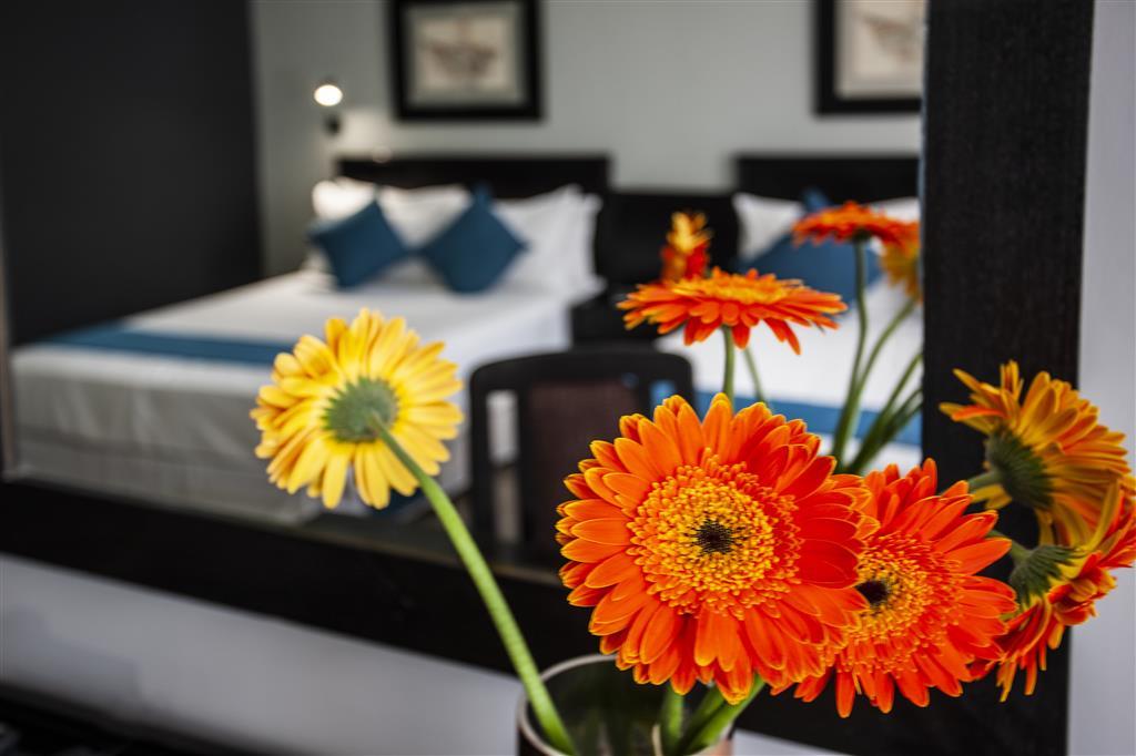 Detail of flowers in Avani Room bedroom with twin beds