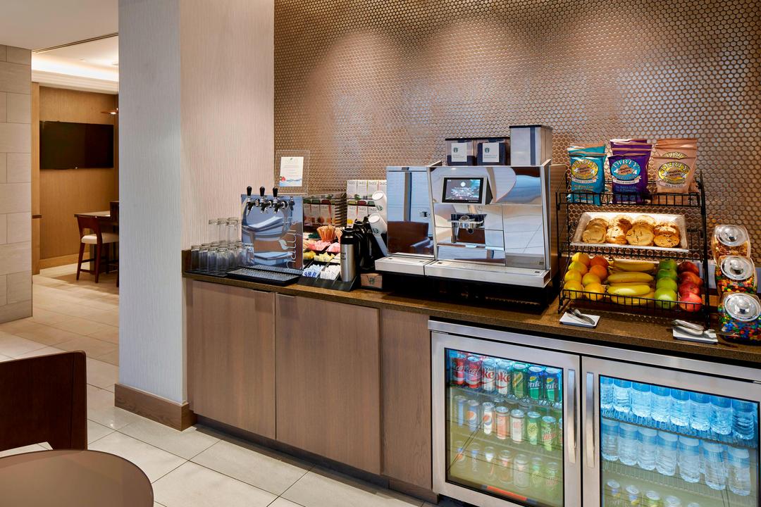 Marriott’s rejuvenated version of the concierge lounge, M Club is now centrally located on the first floor. This exclusive club provides the ideal space to work, connect and relax, with the convenience of Grab N’ Go snacks, drinks and a variety of food options.