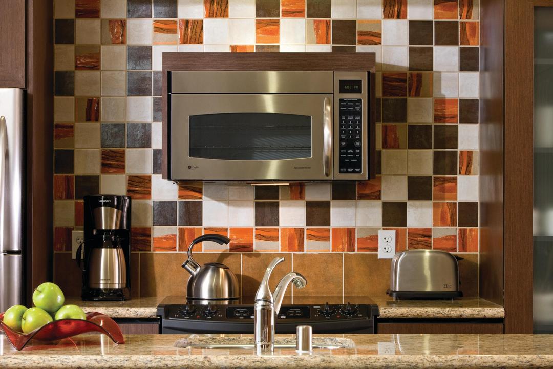 The fully equipped kitchen offers a full size refrigerator, microwave, oven, dishwasher to make meal or snack preparation a breeze during your stay.