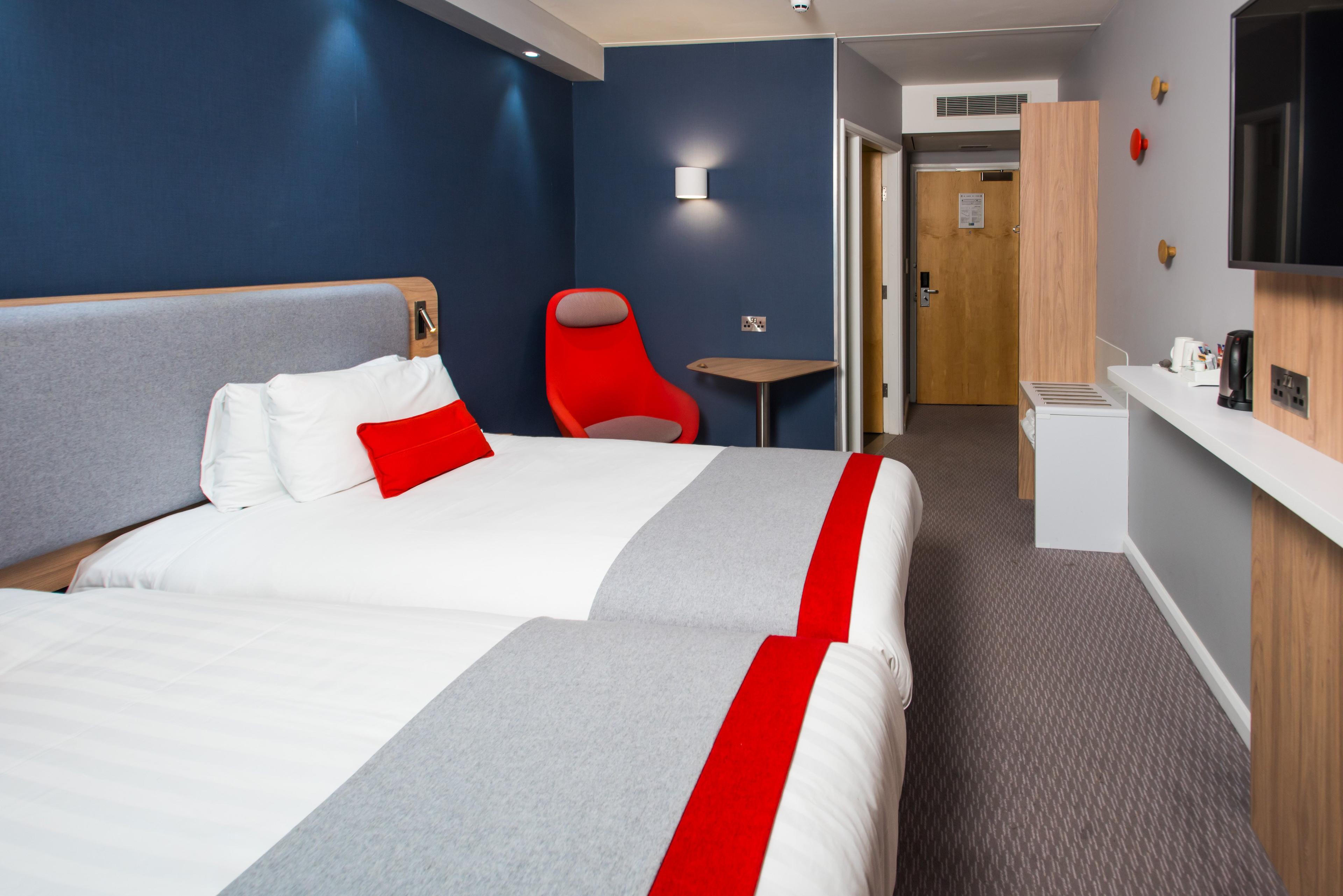Sleep soundly in Leeds Docks with Holiday Inn Express