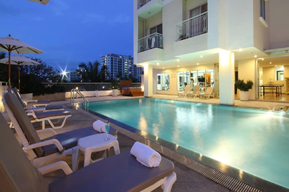 Kameo House Hotel And Serviced Apartment in Si Racha, Thailand