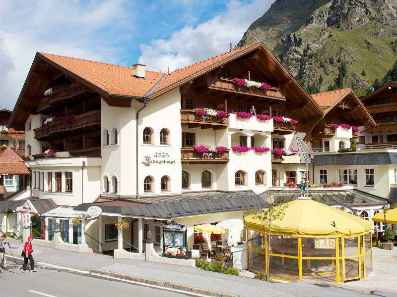 Hotel Mittagskogel Pitztal in Sankt Leonhard Im Pitztal, Austria