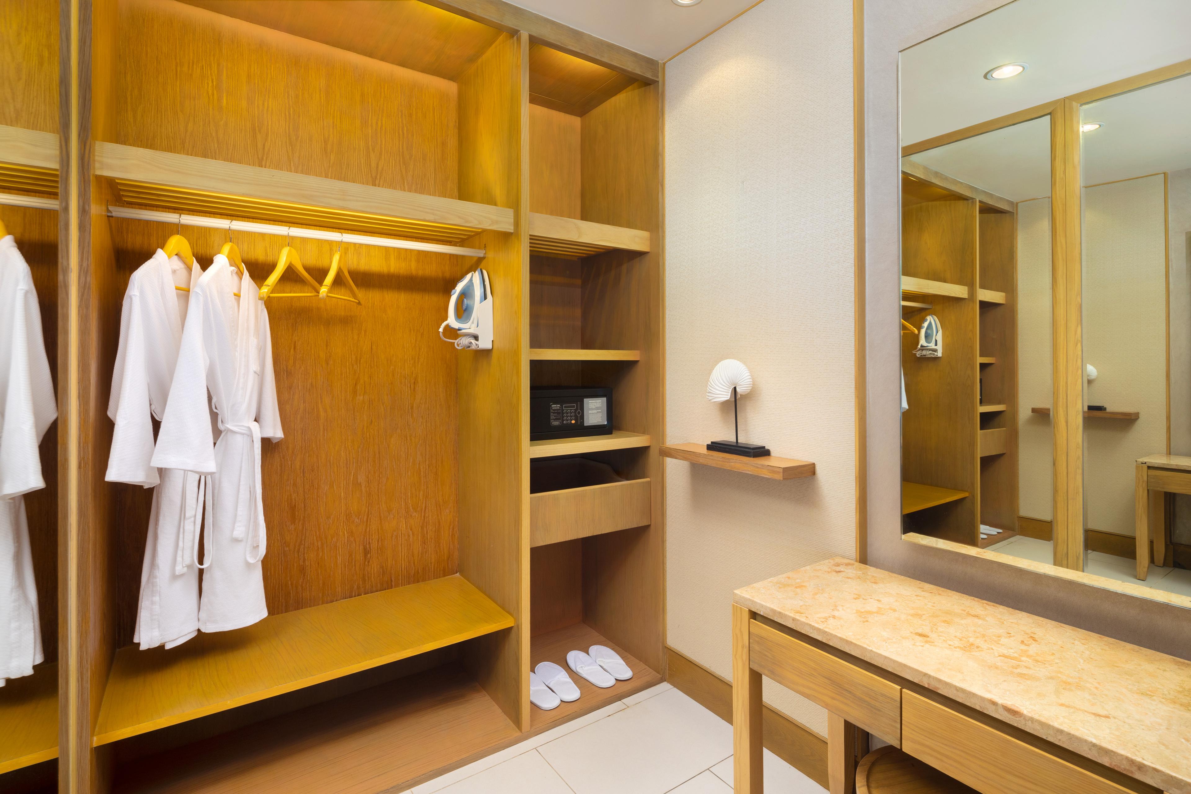 Our spacious and comfortable cloakroom are convenient for guest.