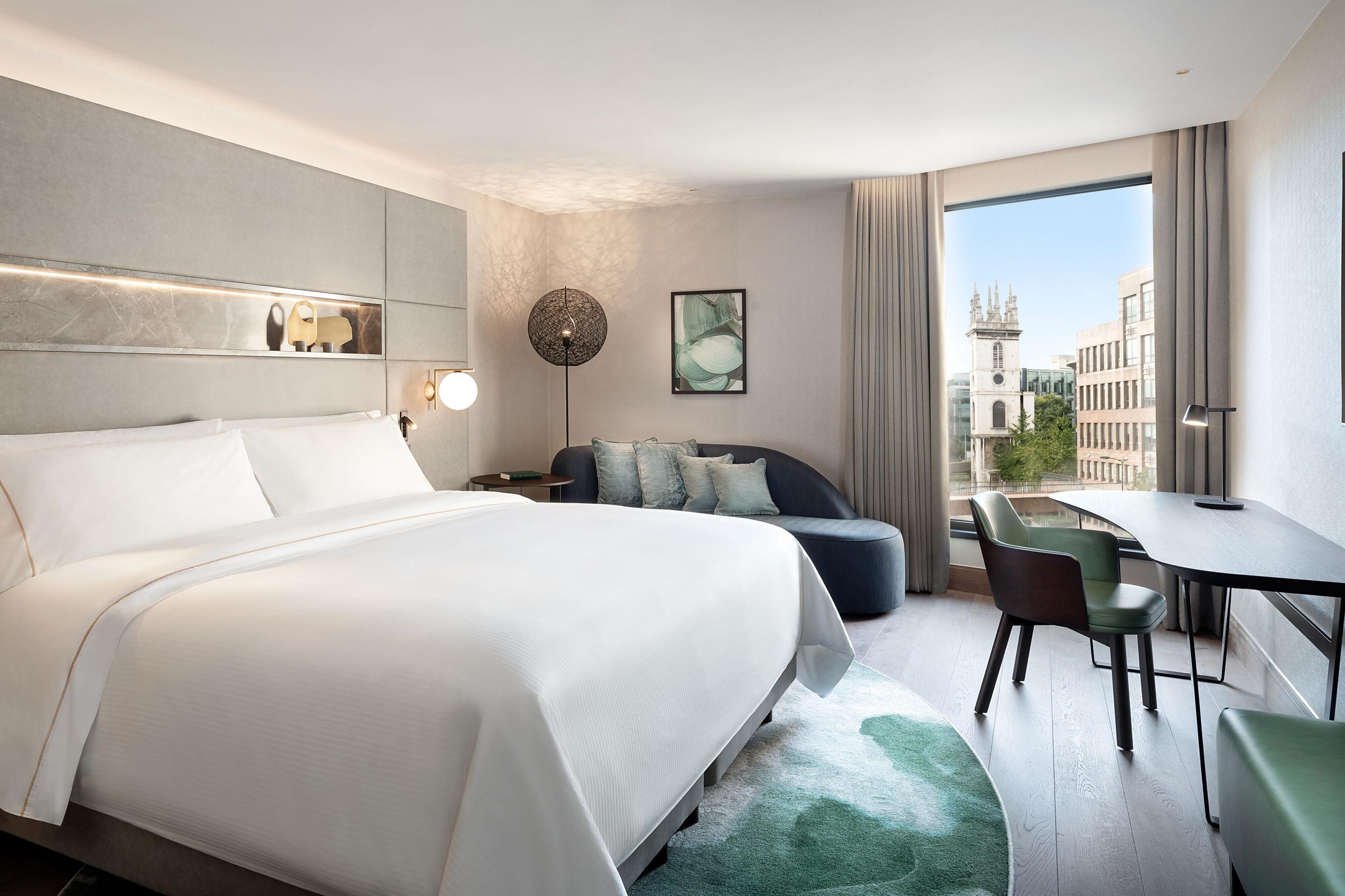 Encompassing modern elegance, guestrooms are completed with Westin's signature Heavenly Bed to provide the ultimate comfort.