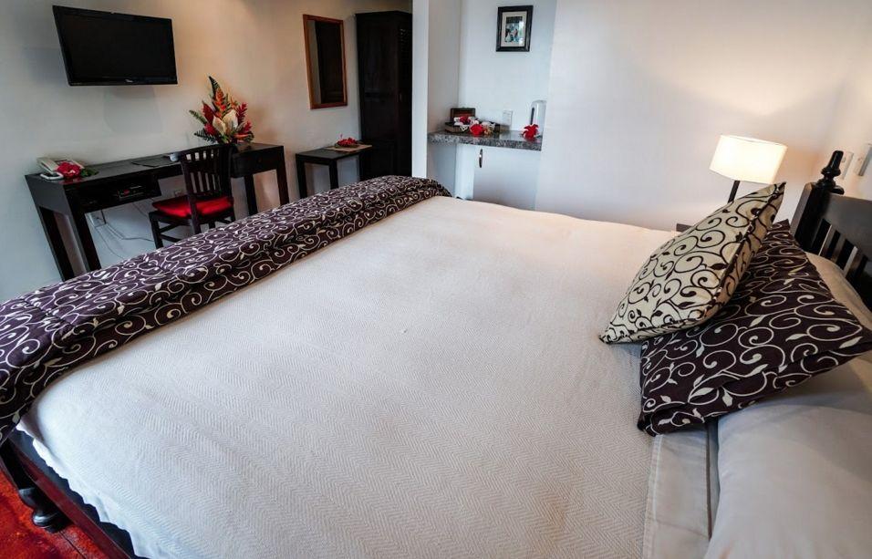 Double room with balcony, seaview, air condition, ceiling fan, fridge, TV/DVD, private bathroom, IDD Phone, wireless Internet, coffee and tea facilities, hairdryer, in room safe