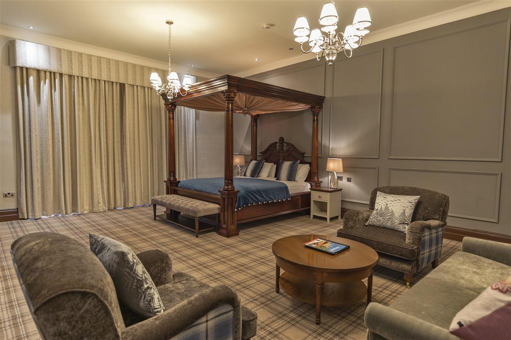 Suite with 4 Poster Bed