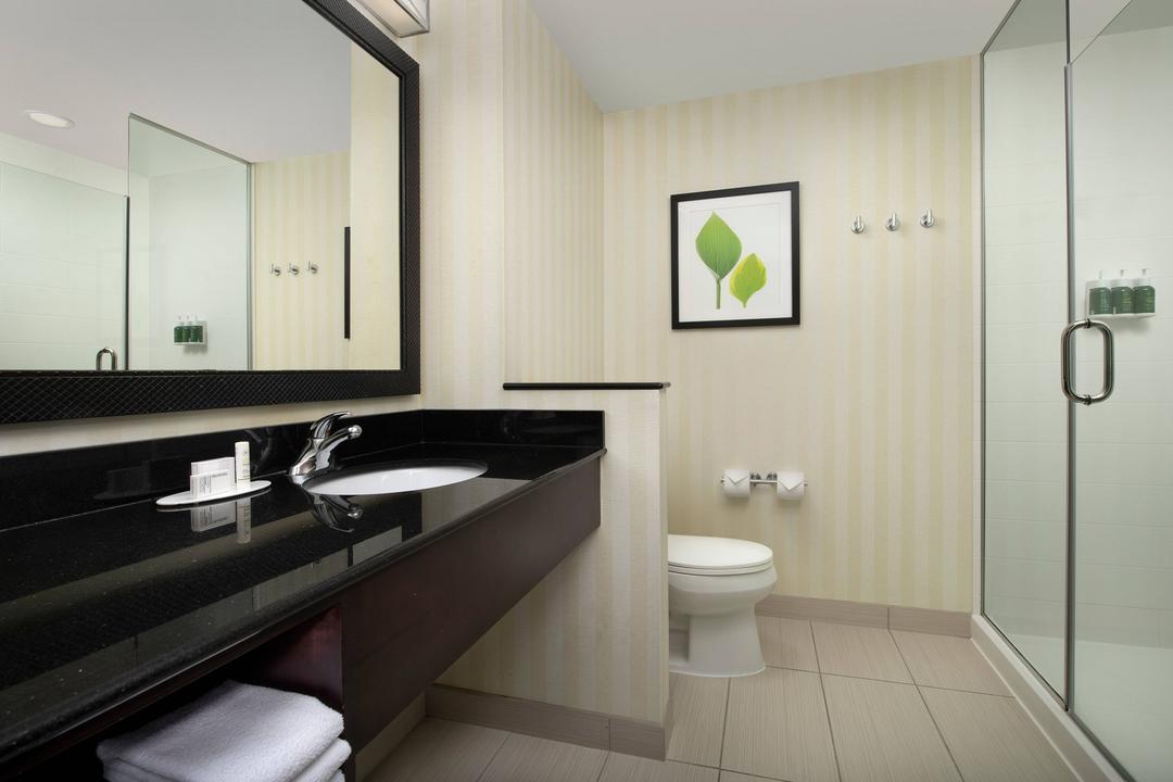 The Fairfield Inn & Suites Baltimore BWI Airport guest bathrooms provide spacious vanities.