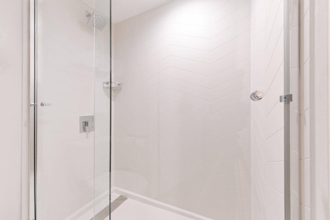 Our king room bathrooms include plush towels, Paul Mitchell shampoo & Conditioner and relaxing shower.